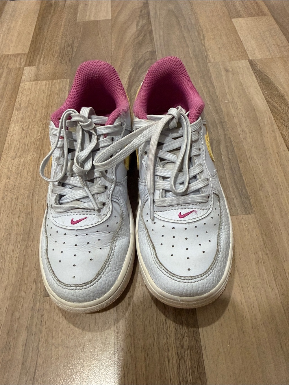 Nike Kids Grey Sneakers with Pink Interior and Yellow Swoosh - Picture 3 of 3